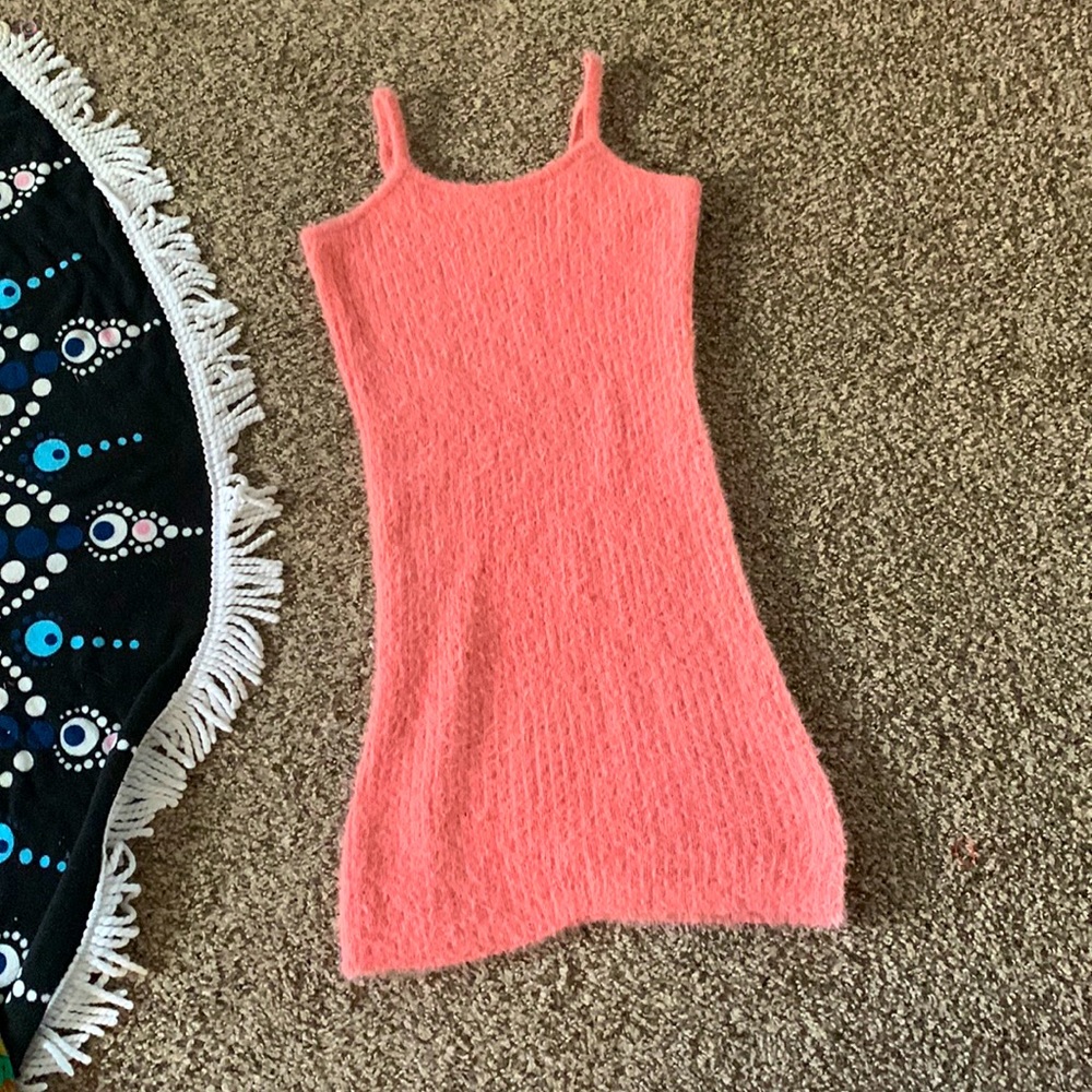 Beautiful dress barely used and in great shape.